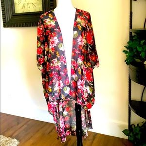 Beautiful Black/wRed flower Kimono